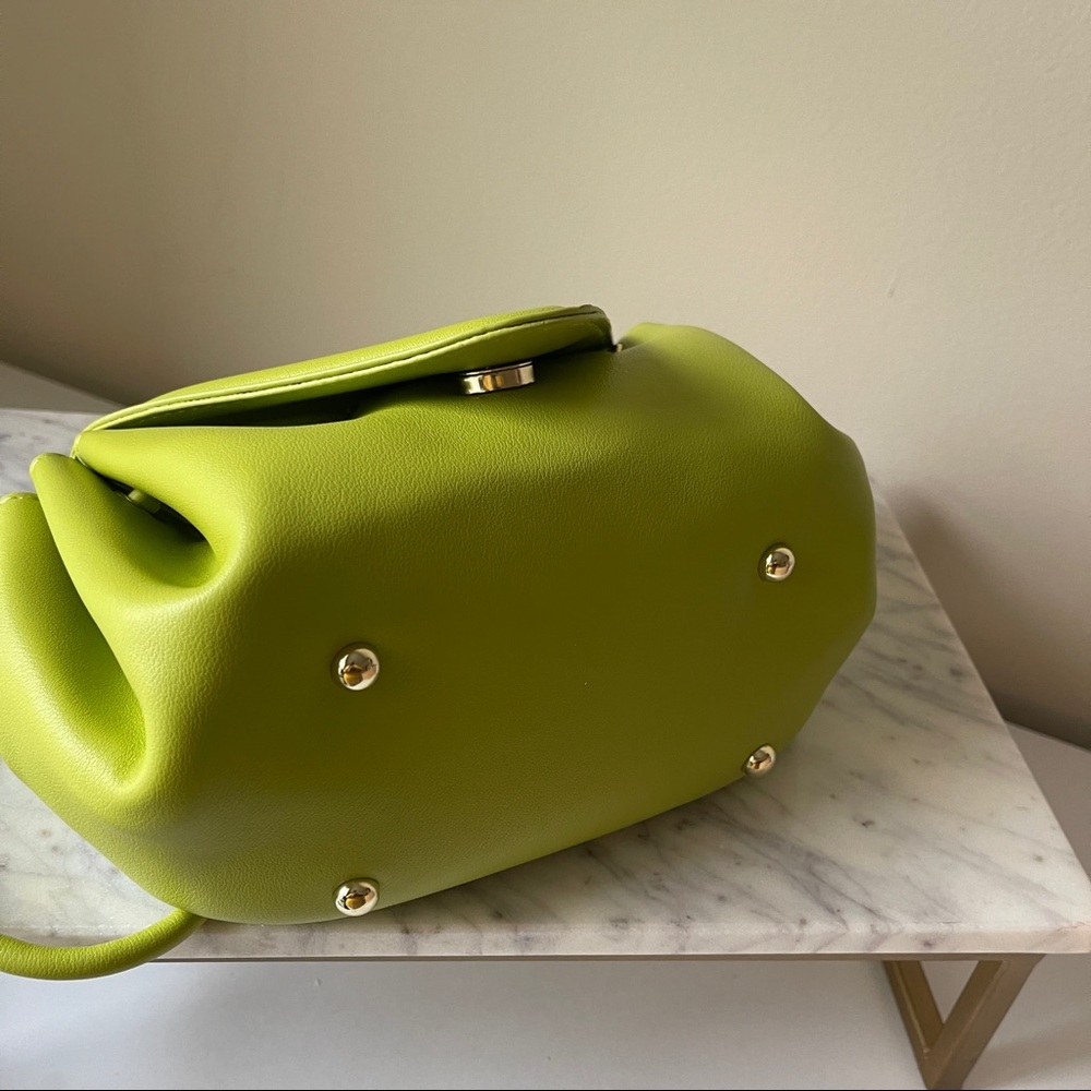 Drawstring crossbody - Picture 10 of 12